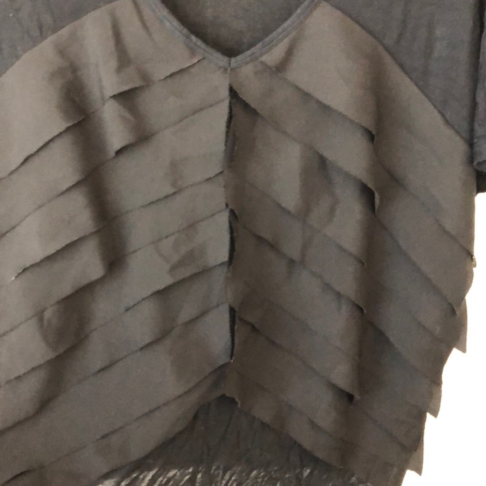 Old Navy Ruffled Tee - Picture 3 of 4
